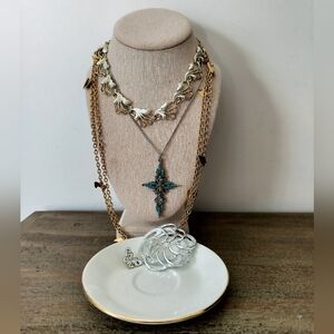 Sarah Coventry Lot For Necklaces Pin And Broch Women's